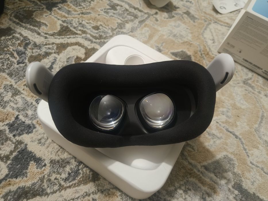 Meta Quest 3S 128GB + Curea BOBOVR + Accesorii și Cutie