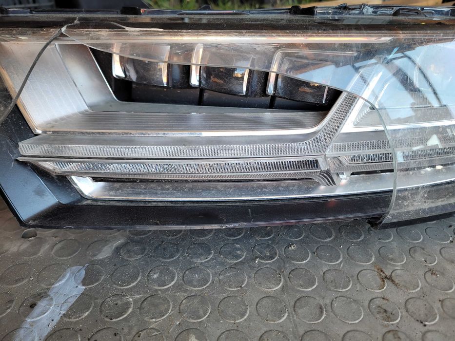 Фар ляв за Audi Q7 4M Matrix