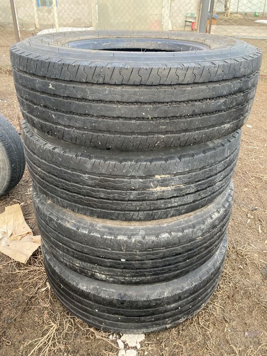 Ризина б/у 235/75 R17.5