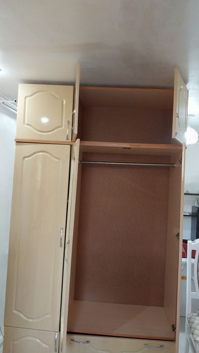 Продаётся шкаф распашной