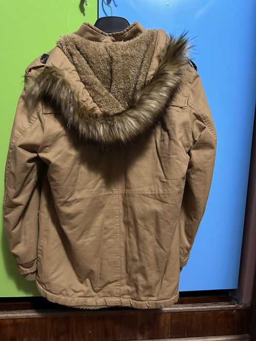 Мъжко зимно яке с пухена качулка