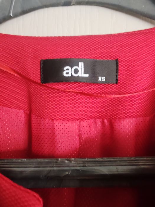 Дамско късо сако