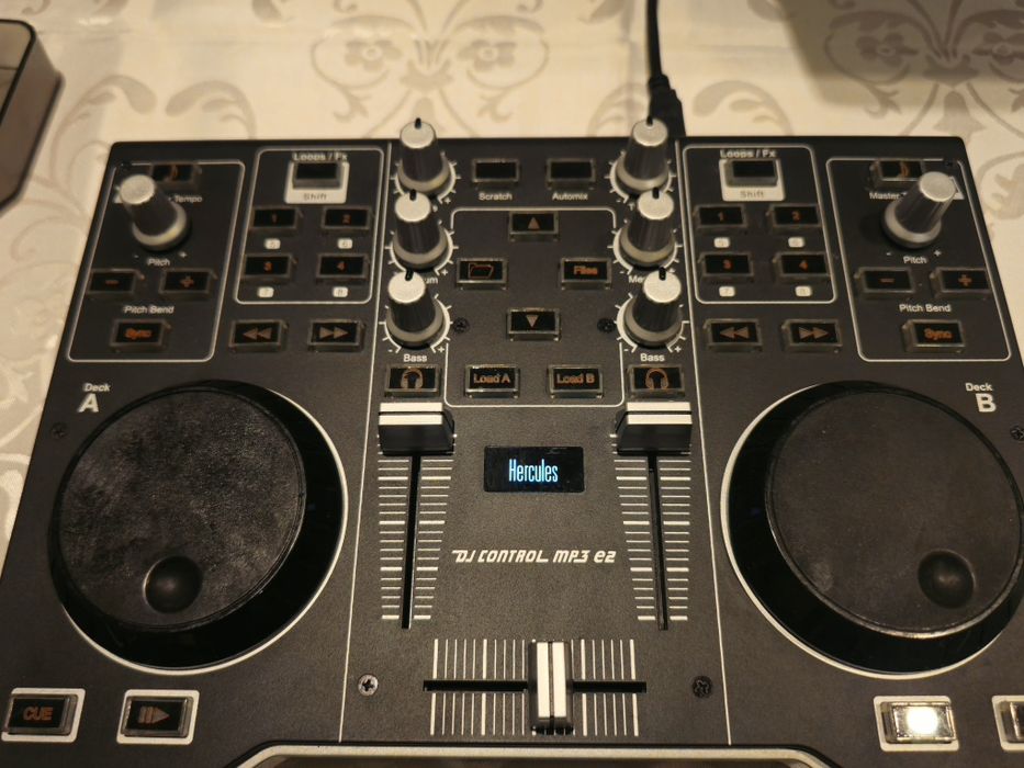 Consolă de mixaj Hercules DJ Control MP3 e2.