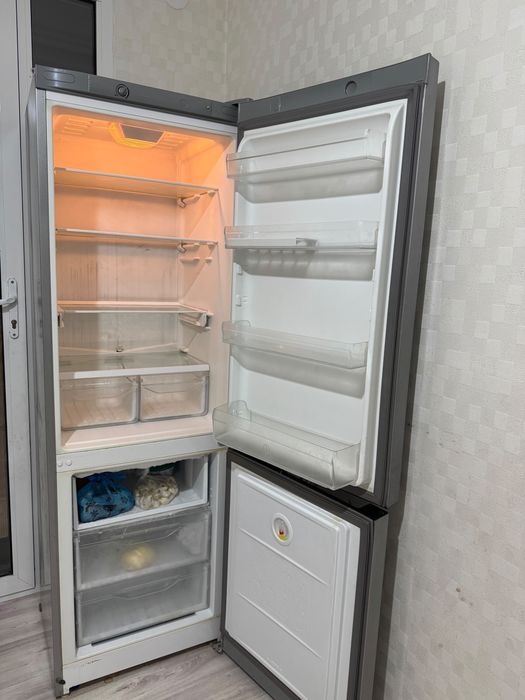 Холодильник Indesit