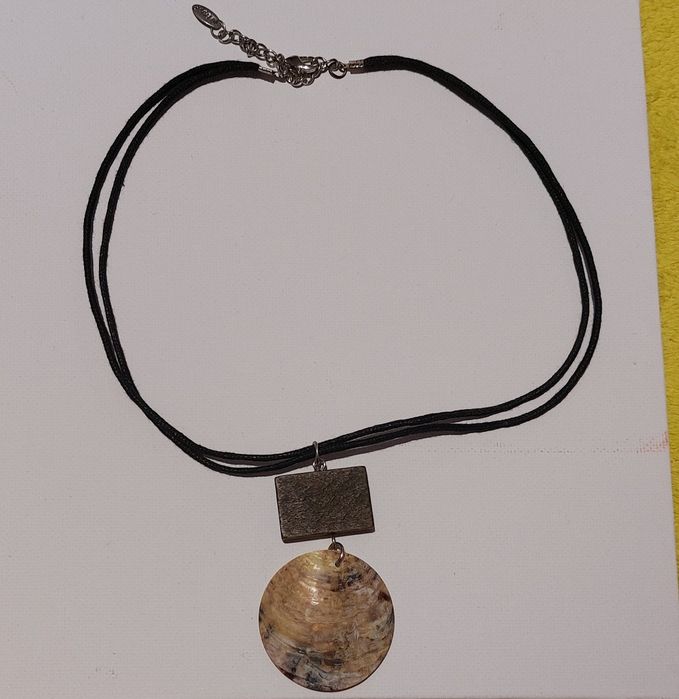 Дамски колиета и гривни