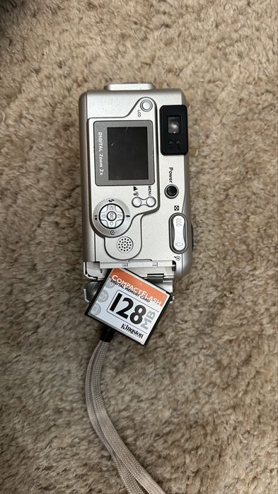 Камера работает от батареек