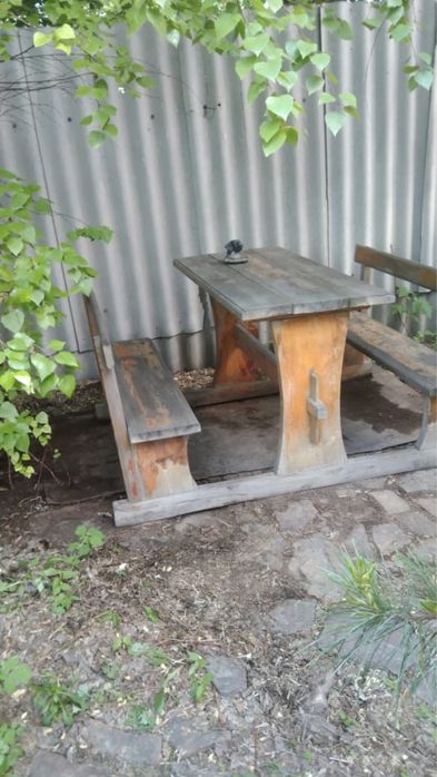 Продам деревянный стол с лавками