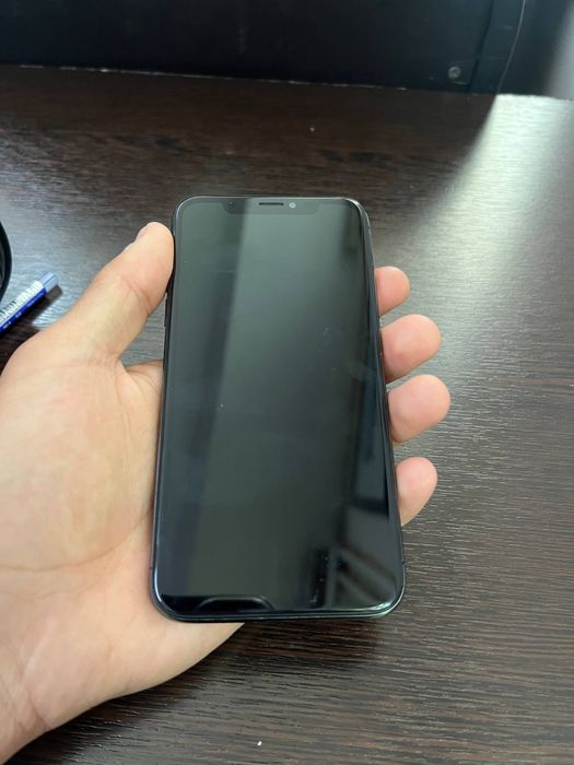Iphone xs srochna sotiladi