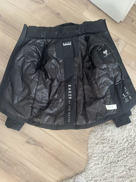 Продавам детско зимно яке Ted Baker
