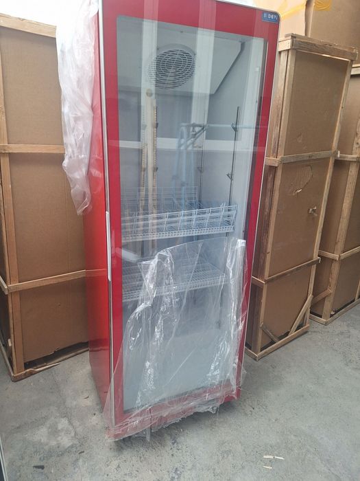 АКЦИЯ !!! Продаются витринние холодильники.