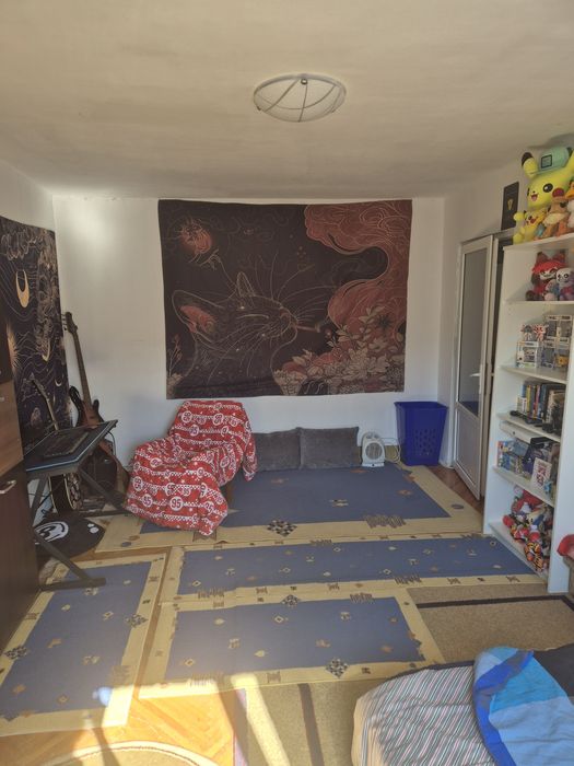 Apartament 4 camere, str. Bucuresti!