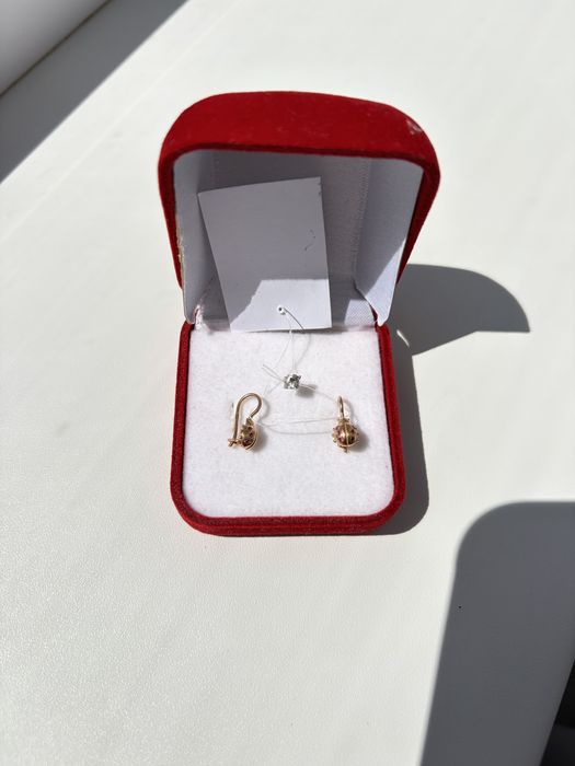 Продам золотые детские сережки