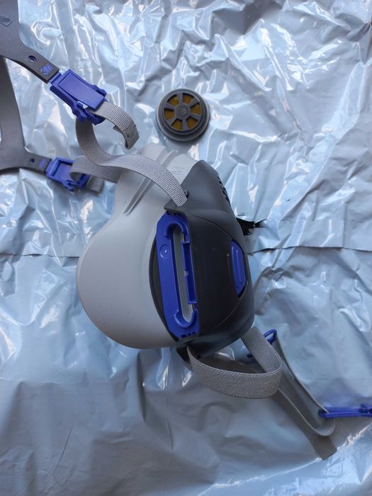 Респиратор 3M Secure Click HF-802SD