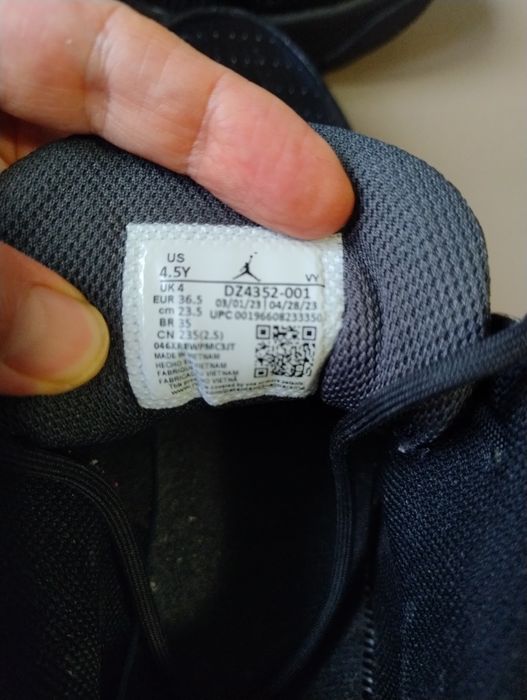 Adidași Jordan Max Aura 5