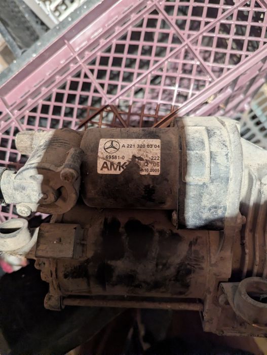 Продам запчасти от w220