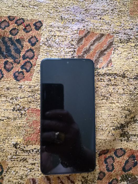 Продам телефон Samsung S22