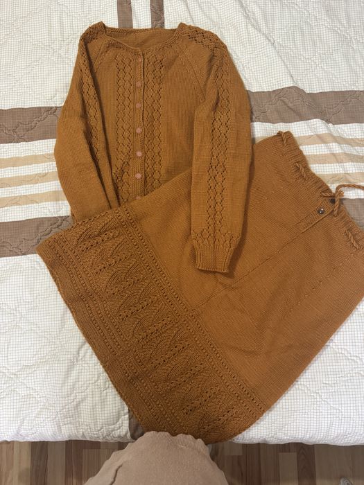 Costume impletita din lână/ țigaie