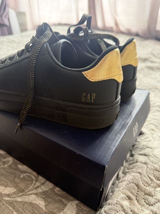 Дамски маратонки GAP