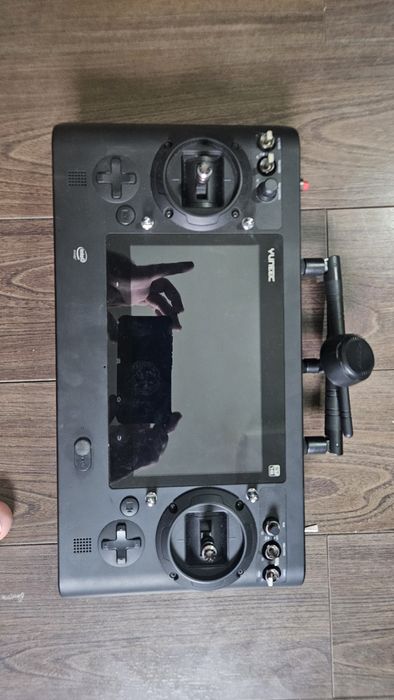 Yuneec typhoon h accesorii (telecomanda st16,acumulator+incarcator etc