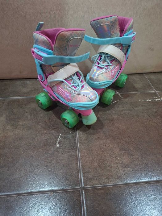 Комплект ,тротинетка и ролкови кънки(30-33 н)