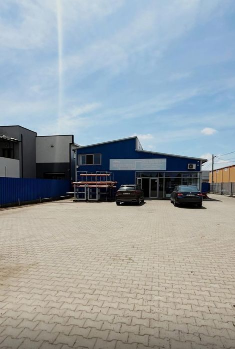 De închiriat spatiu comercial cu parcare (900 mp) Focșani