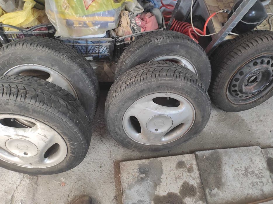 Гуми с джанти алуминиеви...