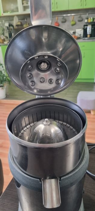 Професионална цитруспреса, сокоизстисквачка " DIHR "