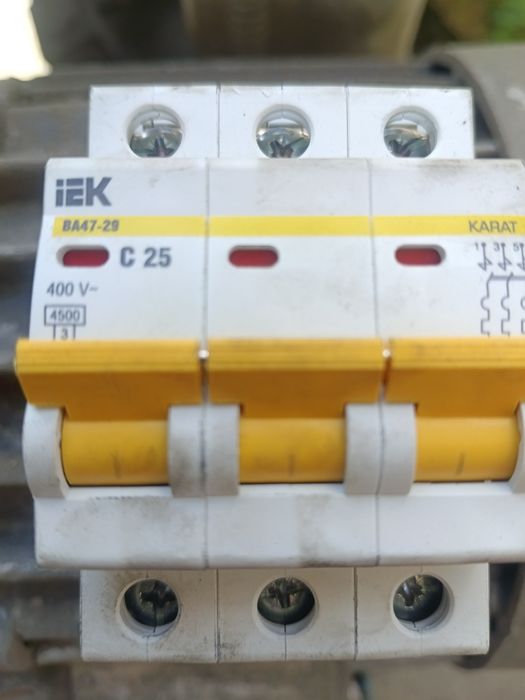 Автоматический  выключатель