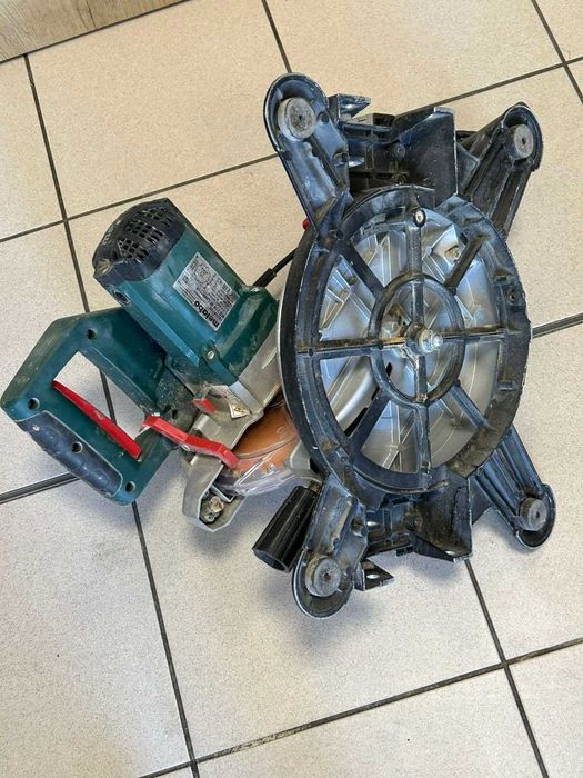 Настолен потапящ циркуляр Metabo KS 216 M