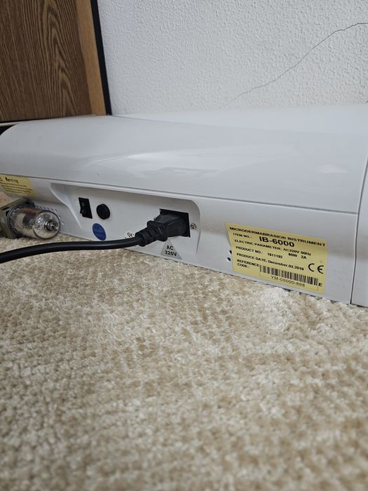 Aparat profesional de microdermabraziune B-6000 - stare foarte buna