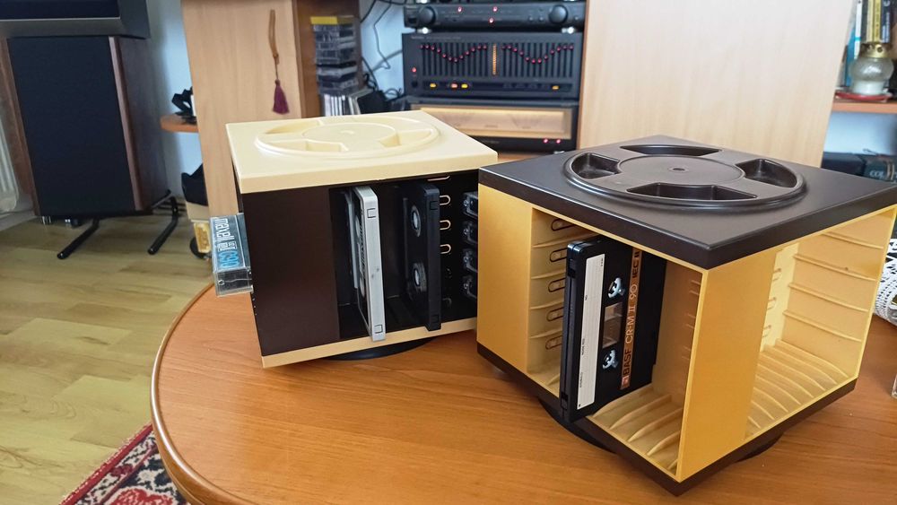 Suport casete audio, 2 buc. REZERVAT