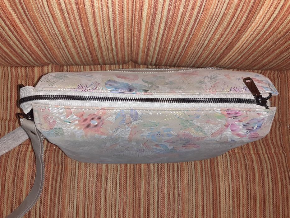 Нова дамска чанта българско производство