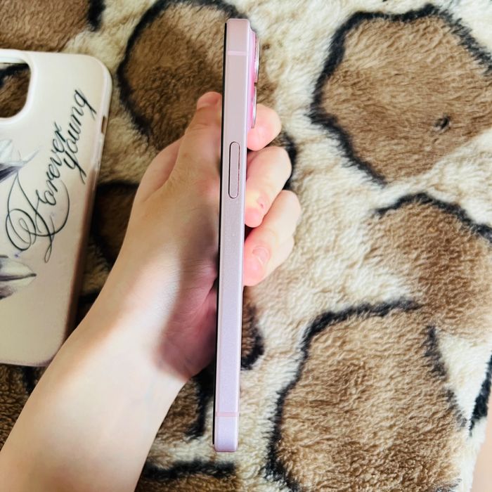 продаю айфон 15 в хорошем состояние