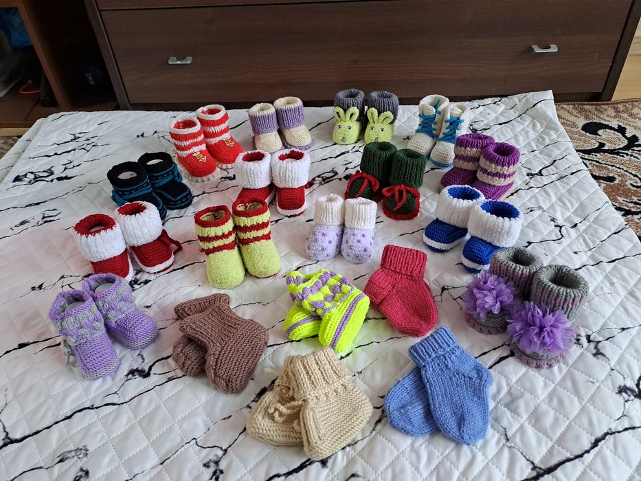 Комбинезоны и пинетки