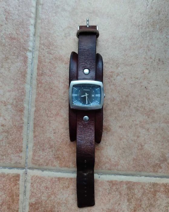 Ръчен часовник Фосил