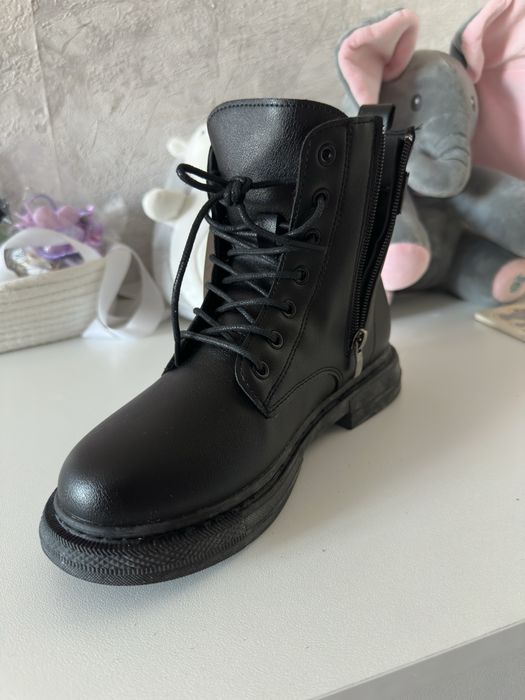 Продам новые ботинки