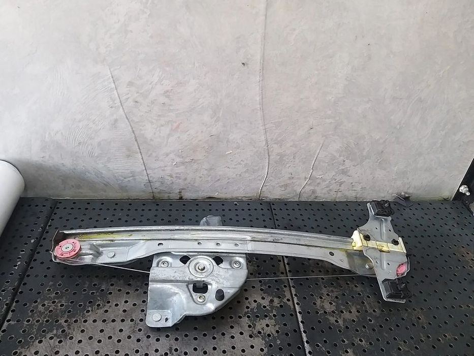 Macara motoras geam dreapta fata peugeot 208 ca cc 9674254380