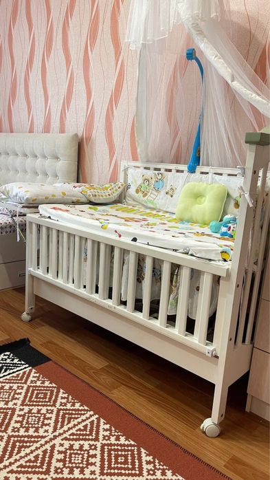 Детская кроватка в хорошем состоянии