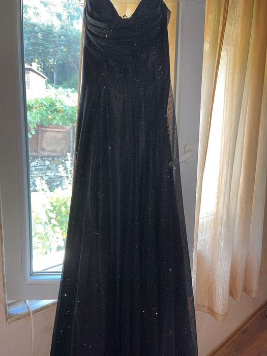 Черна бална рокля
