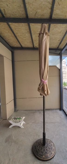 Уличный зонт продам