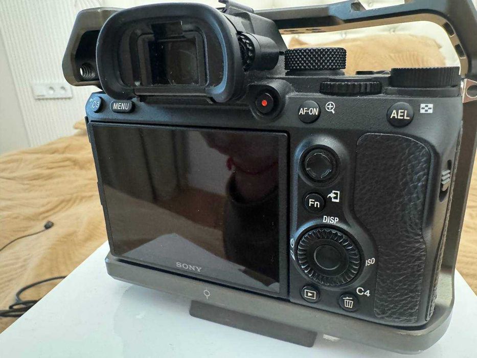 Камера Sony a7iii меню на русском в отличном состоянии + клетка