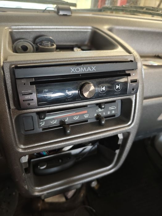 Мултимедия за автомобили