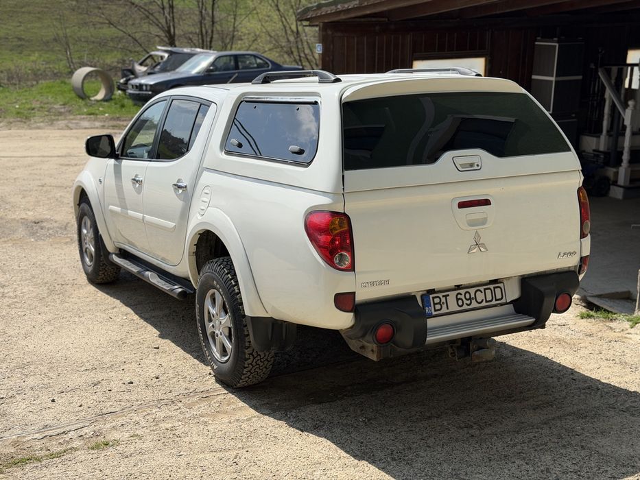 Mitsubishi l200 2015