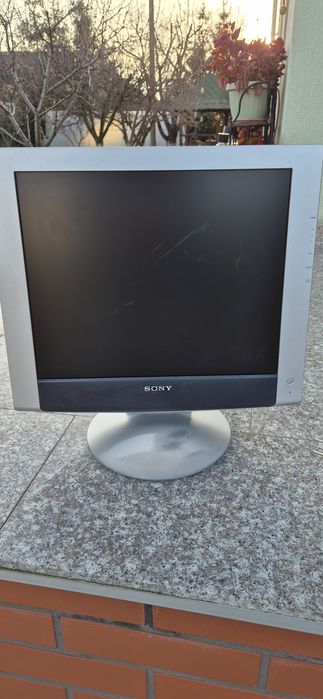 Monitor Sony SDM-HX73