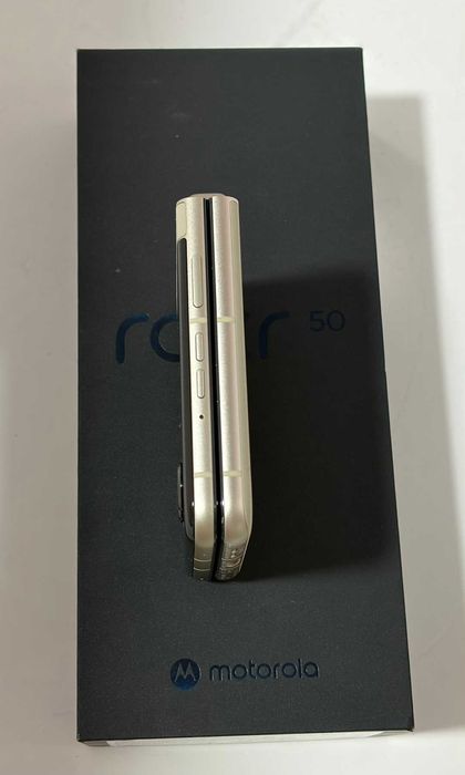Motorola Razr 50 256GB + 8GB RAM