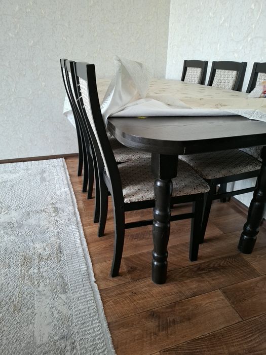 Стол  и  6 стульев