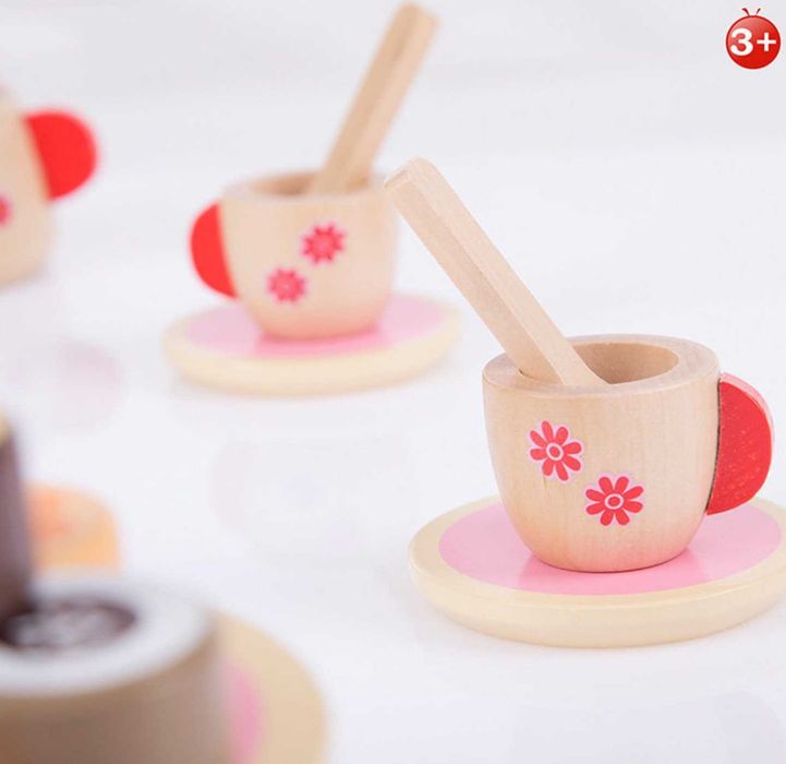 Чаено парти - Дървен детски комплект за симулации с поднос, чай и кекс
