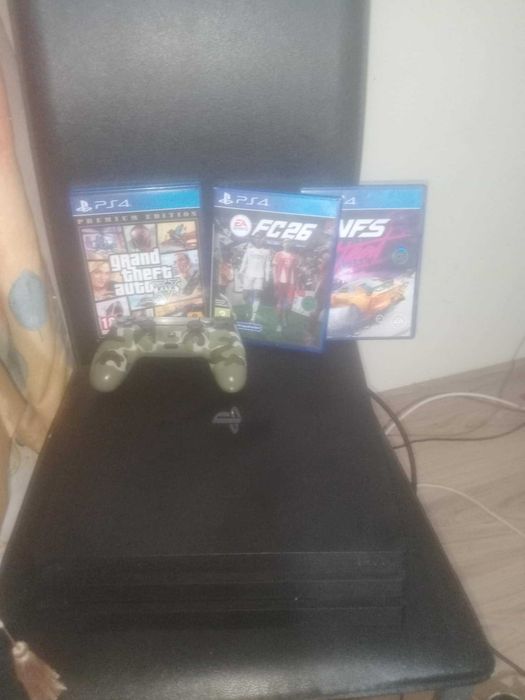 PS4 Pro-като нов+3 игри
