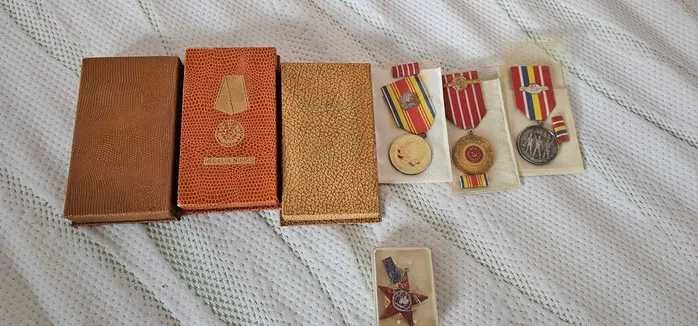 medalii  epoca comunista diverse modele