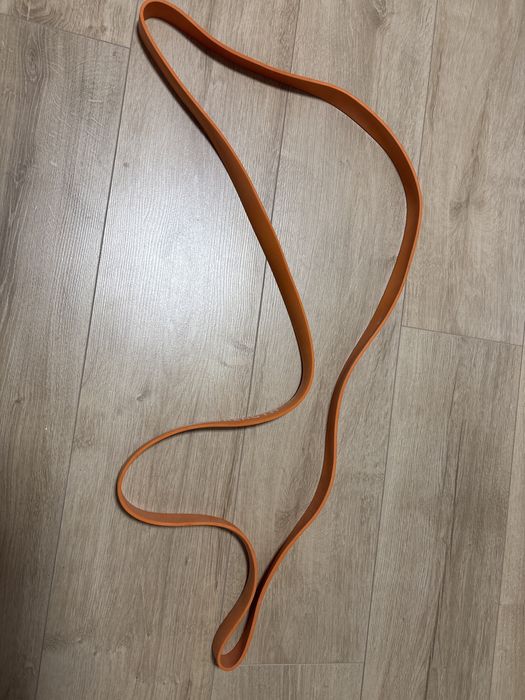 Жълт и оражев ластик за тренировки